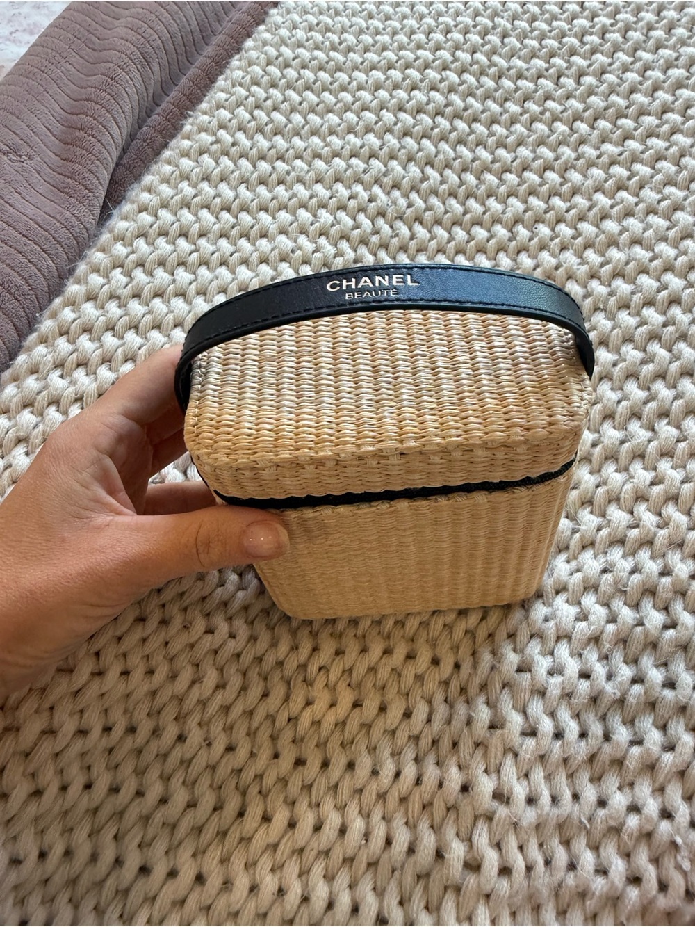 CHANEL Beauté Wicker Cosmetic Case in Natural and Black Trim - Picture 2 of 5